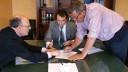 El Presidente recibe al Alcalde de Zarza de Montánchez para estudiar asuntos relacionados con la protección del dominio público hidráulico en el municipio cacereño