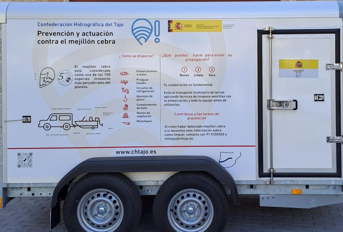 Fotografía de la estación móvil de desinfección de la CHT.